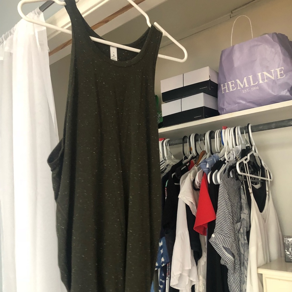 Green lululemon tank top